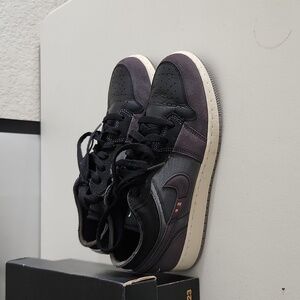 Air Jordan Sneakers 1 Low Craft (GS) size 7 Y or 8.5 womens Shoes